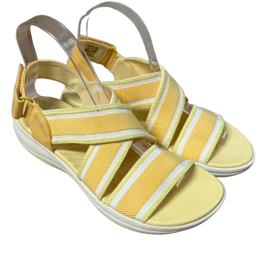 Cloudsteppers by Clarks Mira Lily Strappy Adjustable Sandals Buttercream Size 8